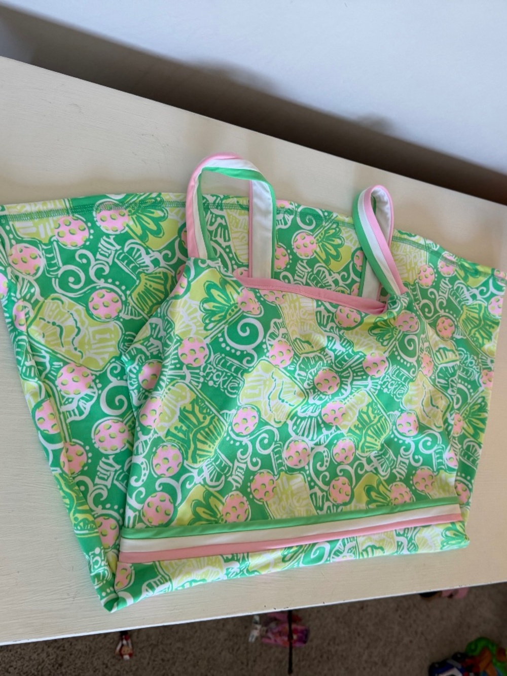 Fabulous Lilly Pulitzer Diedra “in A Pickle” Print Athletic Dress Size Medium
